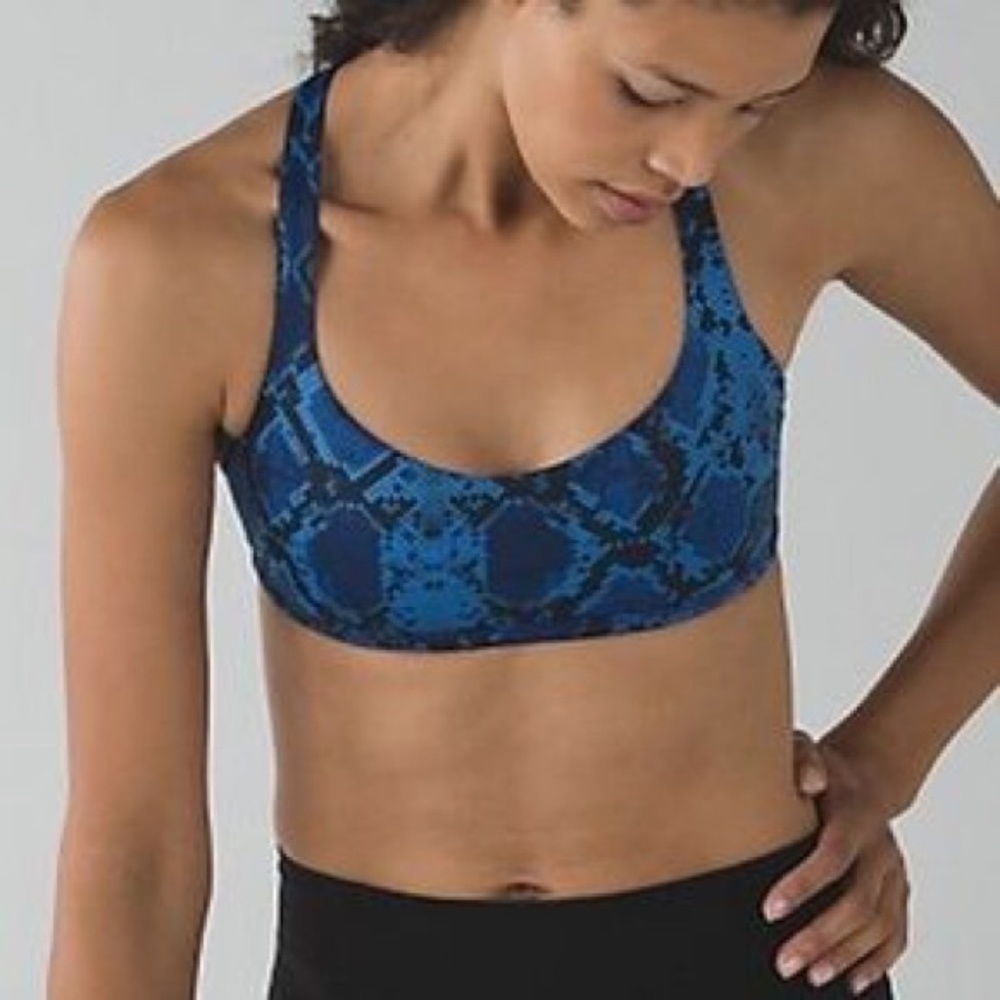 LULULEMON FREE TO BE WILD BRA SNAKE PRINT - Size 8
